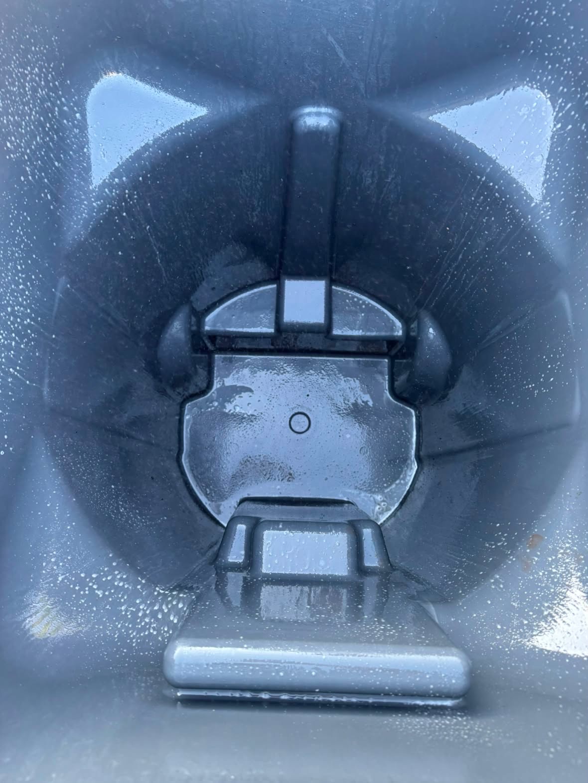 Clean bin after cleaning